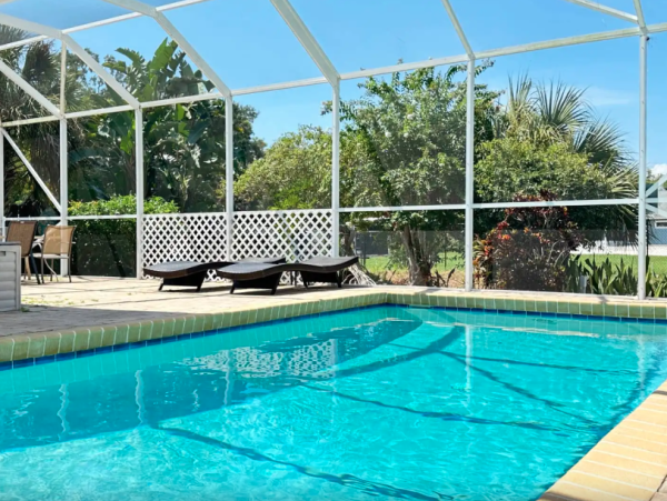 Sarasota Near Siesta Key Beaches Vacation Retreat- Family Friendly Getaway